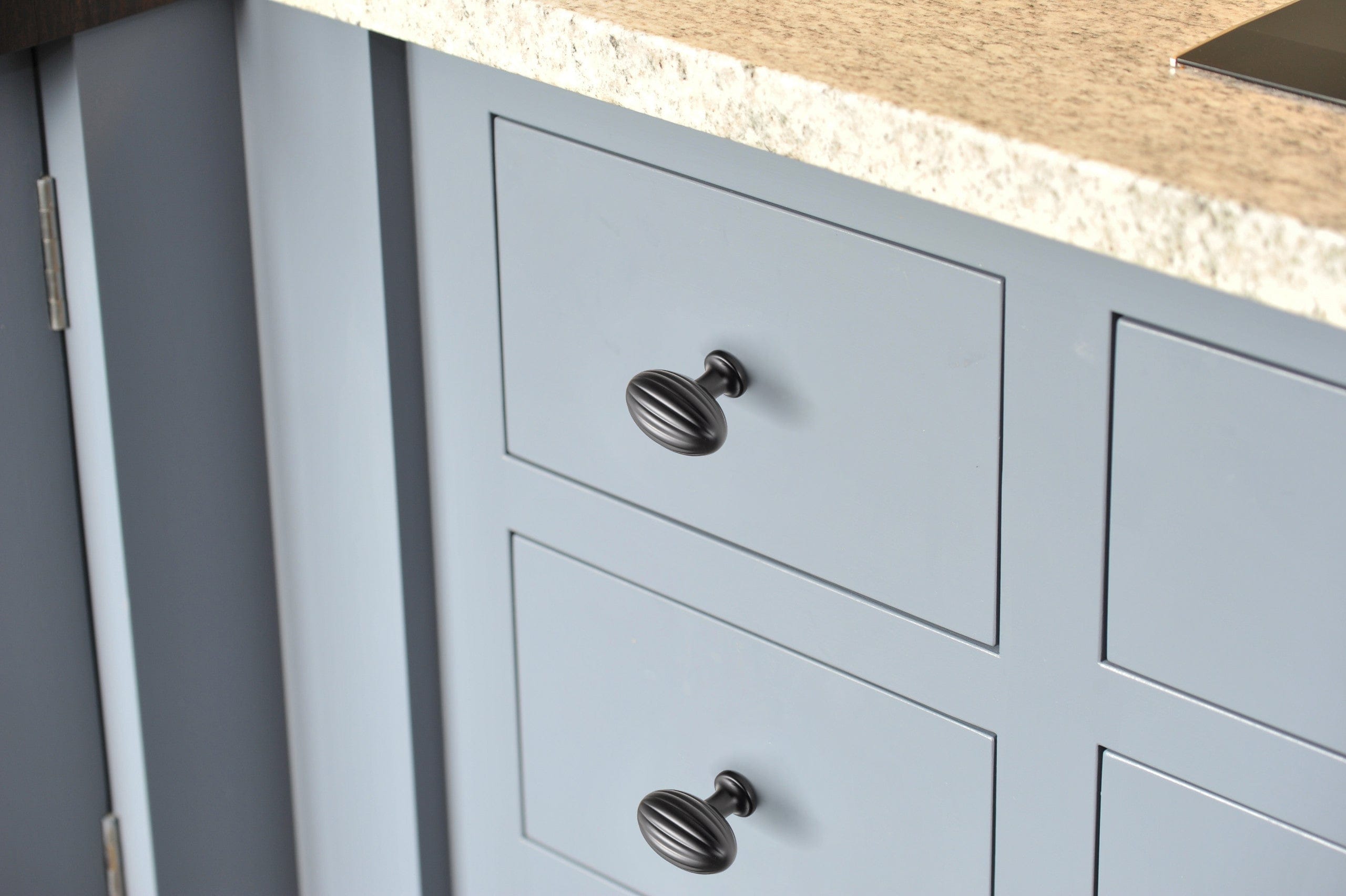 Goo-Ki Vintage Ribbed Oval Zinc Alloy Cabinet Knobs - Sturdy Hardware for Kitchen