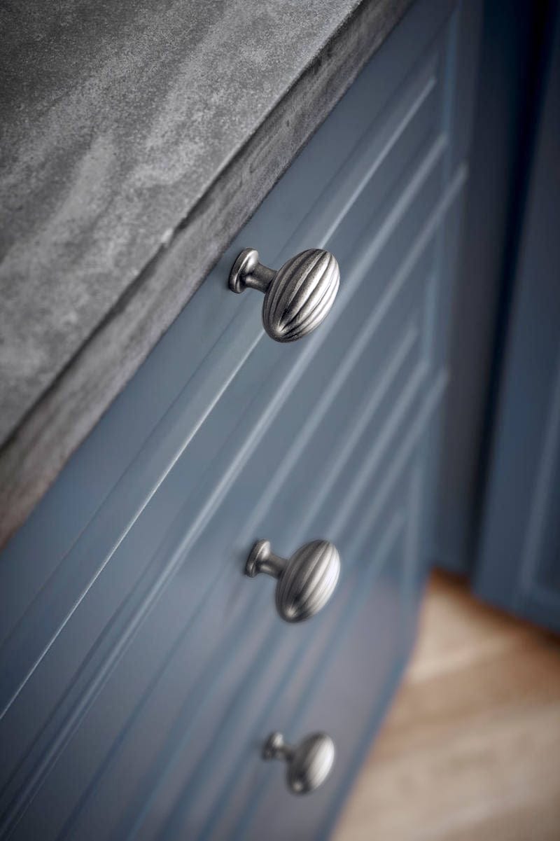 Goo-Ki Vintage Ribbed Oval Zinc Alloy Cabinet Knobs - Sturdy Hardware for Kitchen