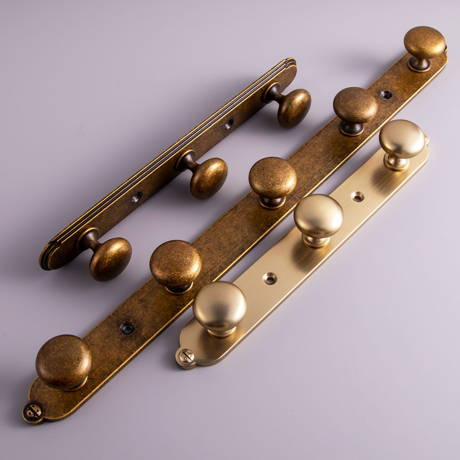 Goo-Ki Zinc Alloy Coat Hook - Retro Decorative Wall Hanger Rail with Round Knobs for Coats, Towels & Home Organization
