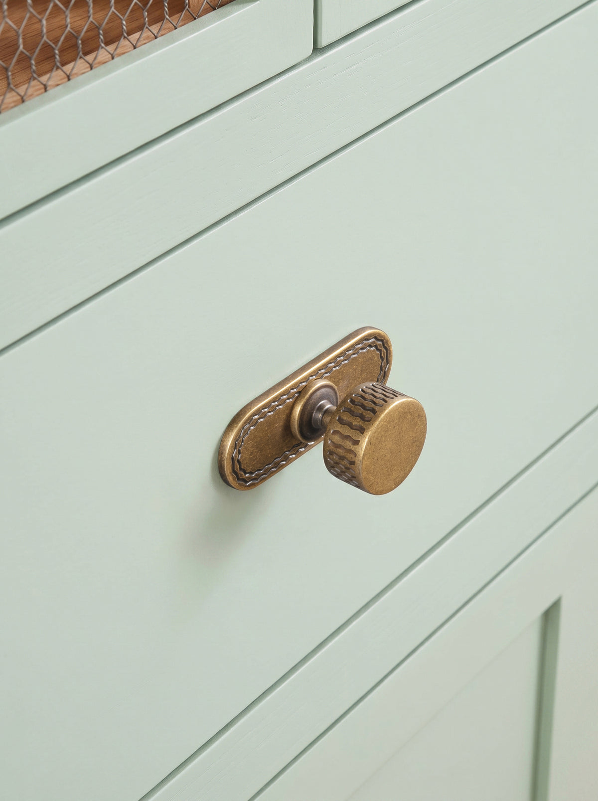6 Pack Retro Wave Pattern Zinc Alloy Cabinet Handles with Mounting Back Plate Durable Drawer Pulls