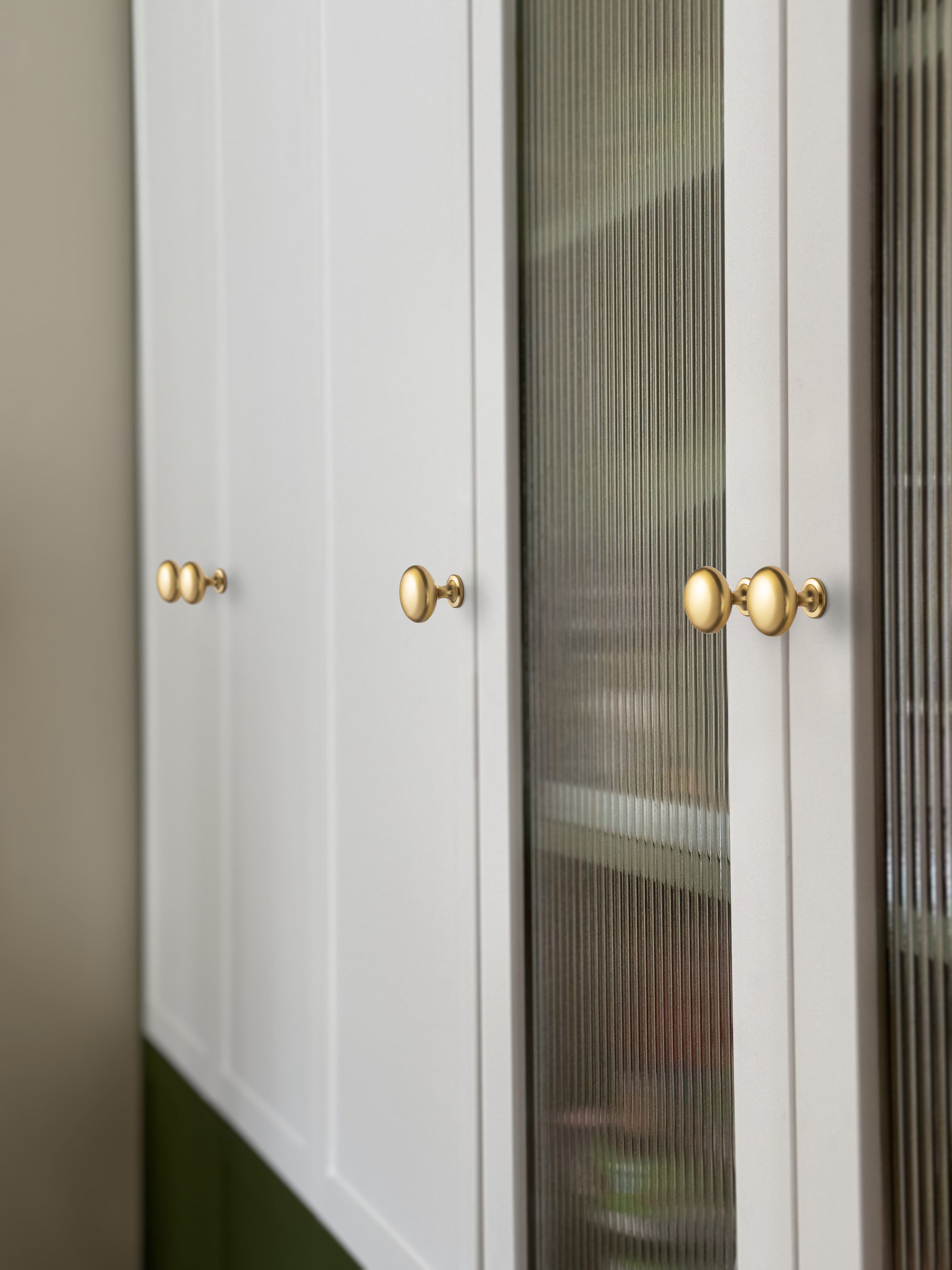 Antique Brass Zinc Alloy Cabinet Knob with Back Plate Single Hole Center Cabinet Hardware for Bedroom Kitchen